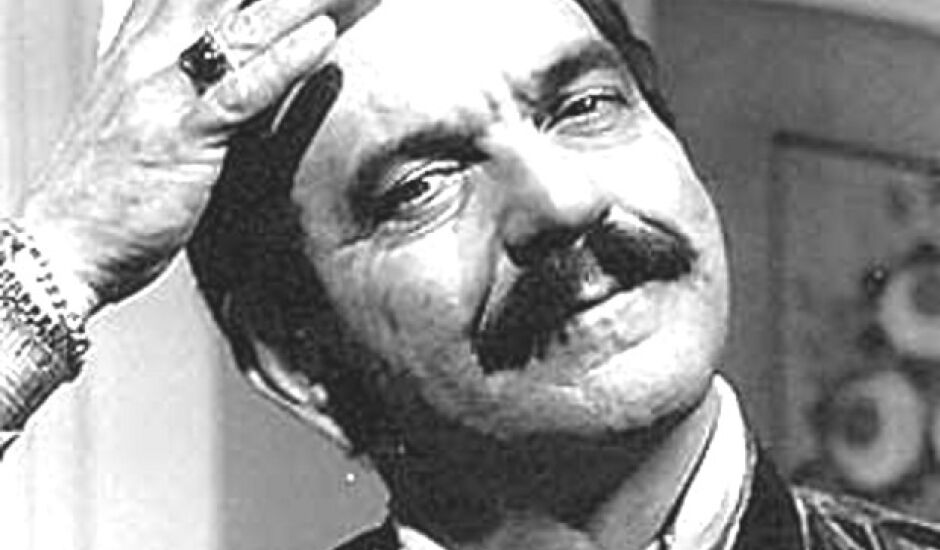 Coronel autoritário "Sinhozinho Malta", personagem político de Lima Duarte na novela Roque Santeiro