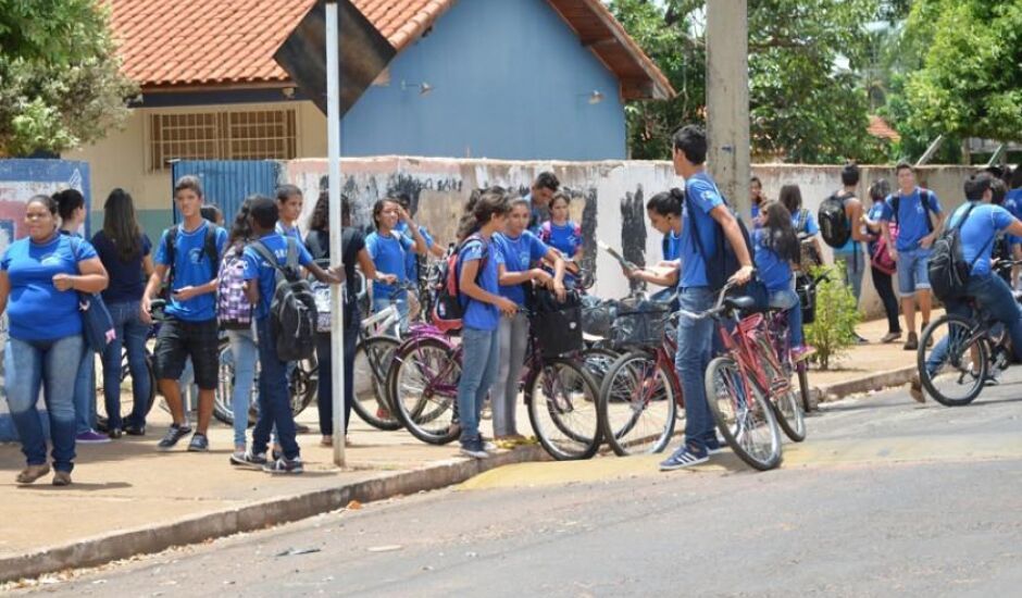 Em Três Lagoas, 70% das escolas aderiram ao movimento dos administrativos da Educação