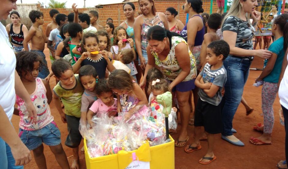 O grupo também realiza doação de cestas básicas e marmitas – Lucas dos Anjos / JP NEWS