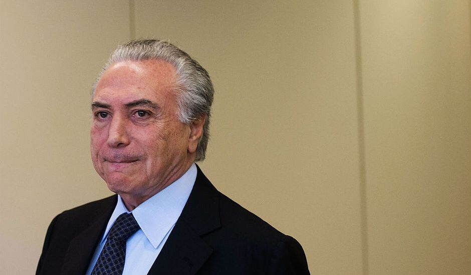 Presidente passa mal e é internado em hospital de Brasília
