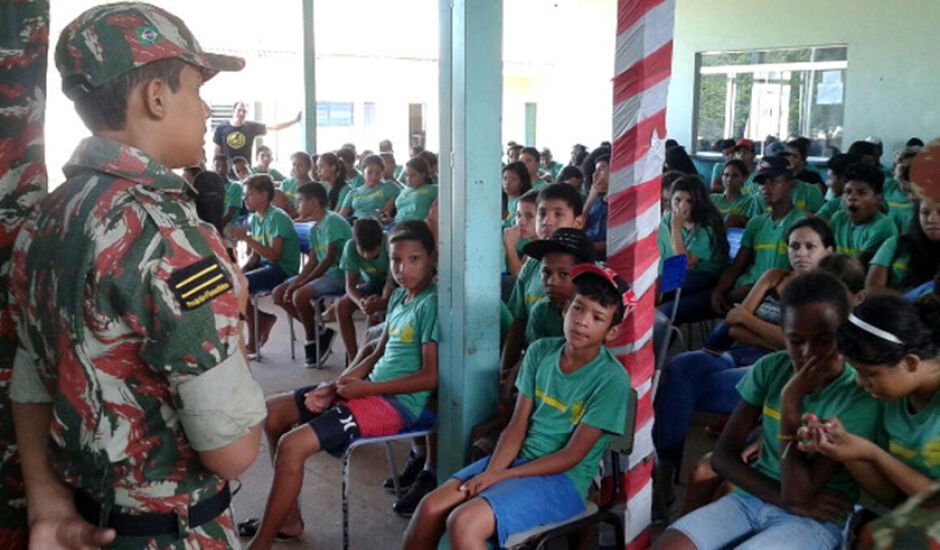 Em mais uma semana, quase 1,5 mil alunos de escolas públicas de Corumbá foram atendidas