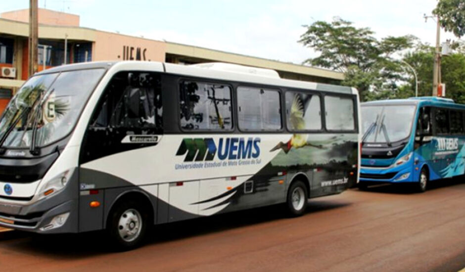 Dois micro-ônibus Agrale, de 25 lugares cada, totalizaram R$ 540 mil