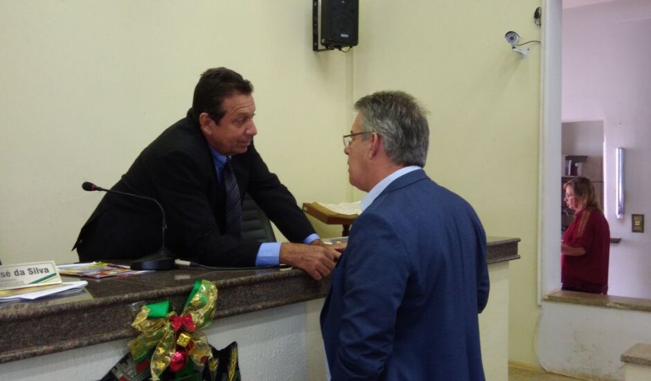 O prefeito Ronaldo Miziara acompanhou a sessão na Câmara Municipal