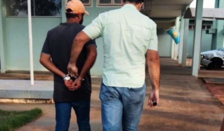 Homem foi preso após a ex-mulher denunciá-lo por violência doméstica à Polícia Civil, em Três Lagoas, no mês de setembro de 2017