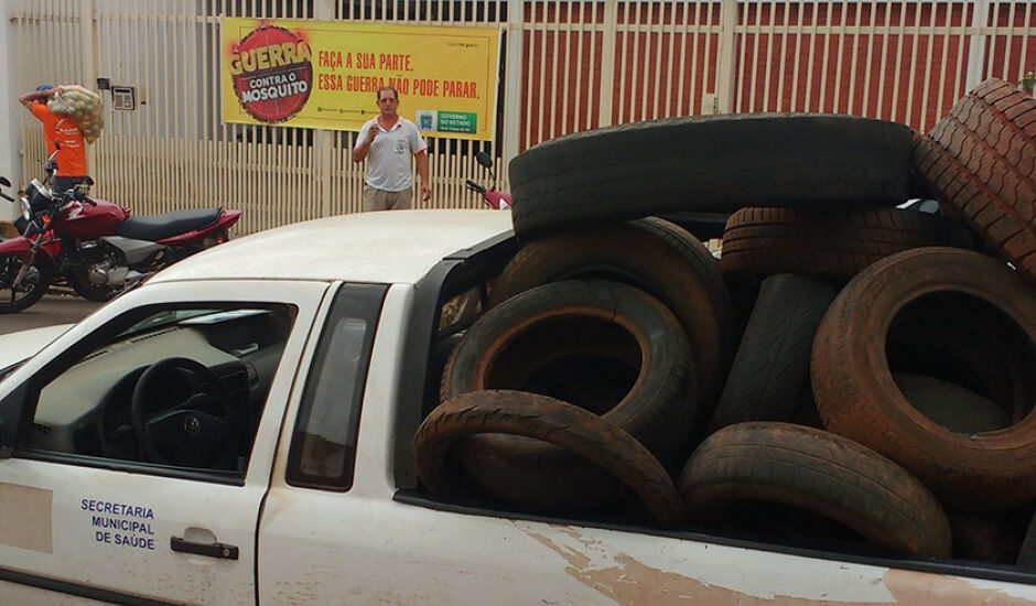 A cada 15 dias mais de 100 pneus inservíveis são recolhidos de borracharias e de residências