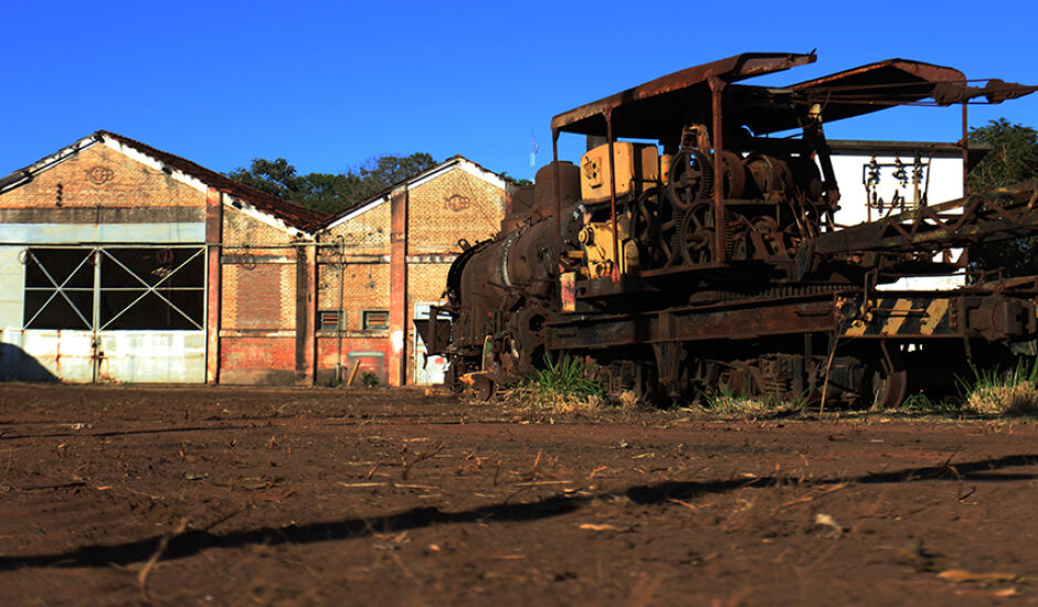 Locomotivas históricas que geram muitas lembranças da antiga estação da Noroeste do Brasil (NOB)