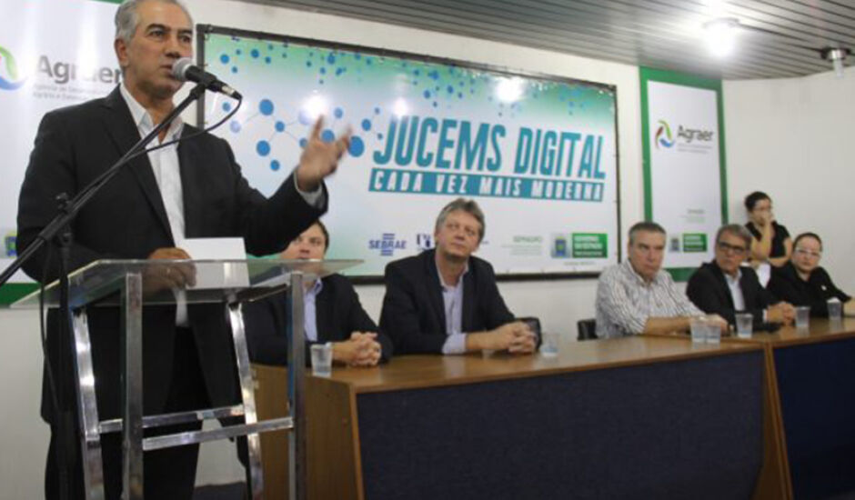 Governador Reinaldo Azambuja no lançamento do Jucems Digital