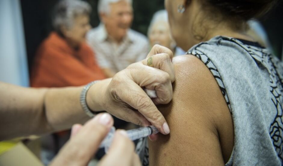 Segundo a Superintendente de Vigilância em Saúde, Eliana Dalla Nora, é previsto que o início das campanhas de vacinação comece em abril.