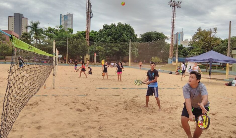Dobradinha três-lagoense no torneio Rei e Rainha da Praia em Campo Grande