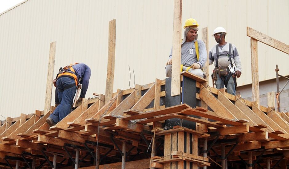 Construção registrou saldo de 152 novos postos de trabalho em janeiro