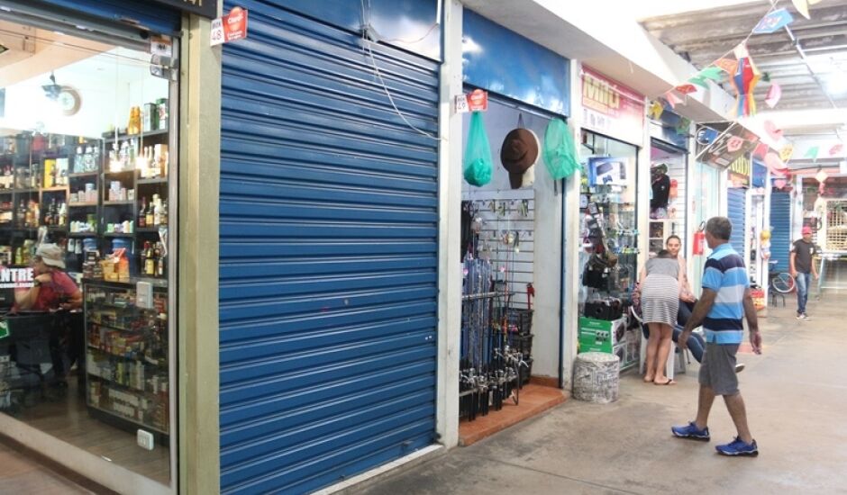 Shopping Popular de Três Lagoas tem 99 lojas, mas nem todas estão funcionando