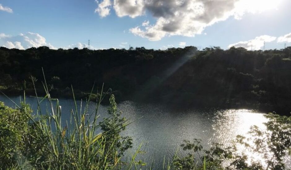 Área localizada às margens do rio Paraná, em Três Lagoas, receberá limpeza