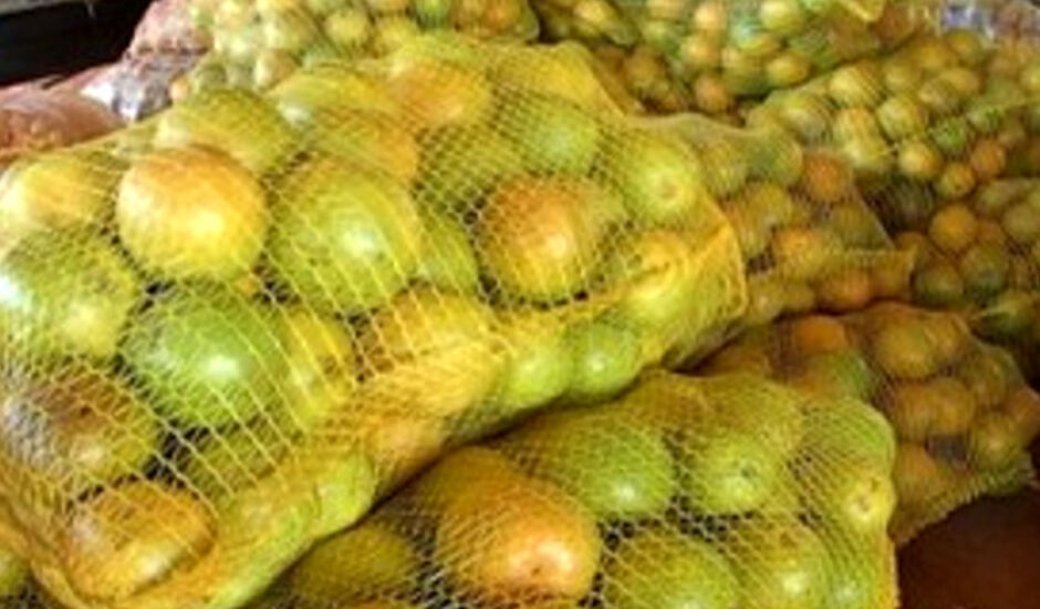 O Brasil é o maior produtor mundial de suco de laranja