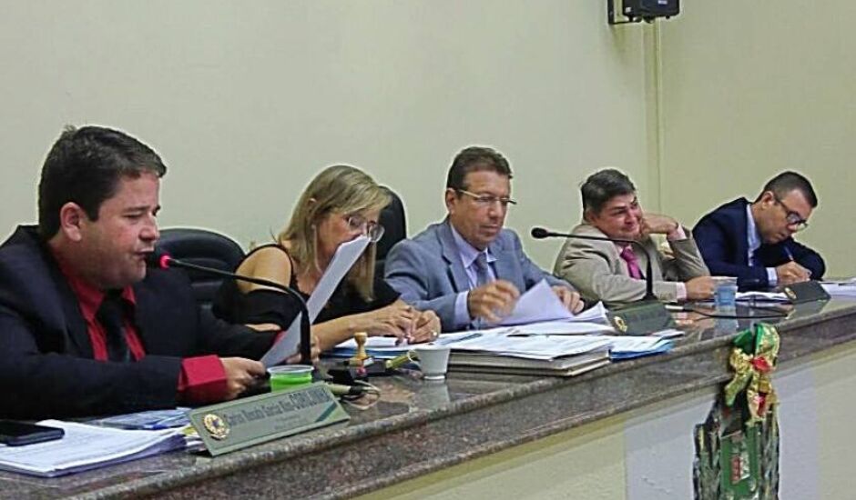 Por telefone, o presidente da Casa de Leis, Nelo José da Silva (Missionário Nelo-PSDB) confirmou que o republicano protocolou a renúncia