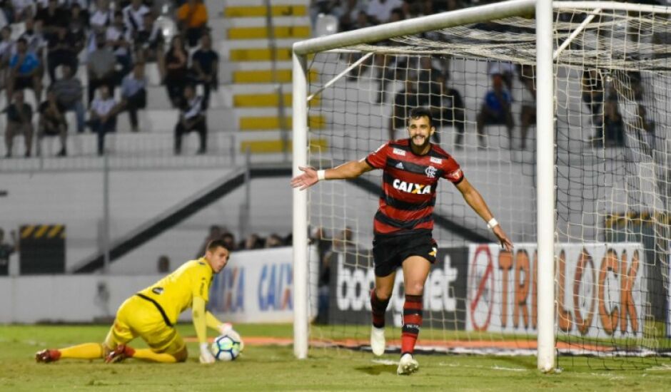 Líder Flamengo recebe o Internacional no Maracanã, amanhã