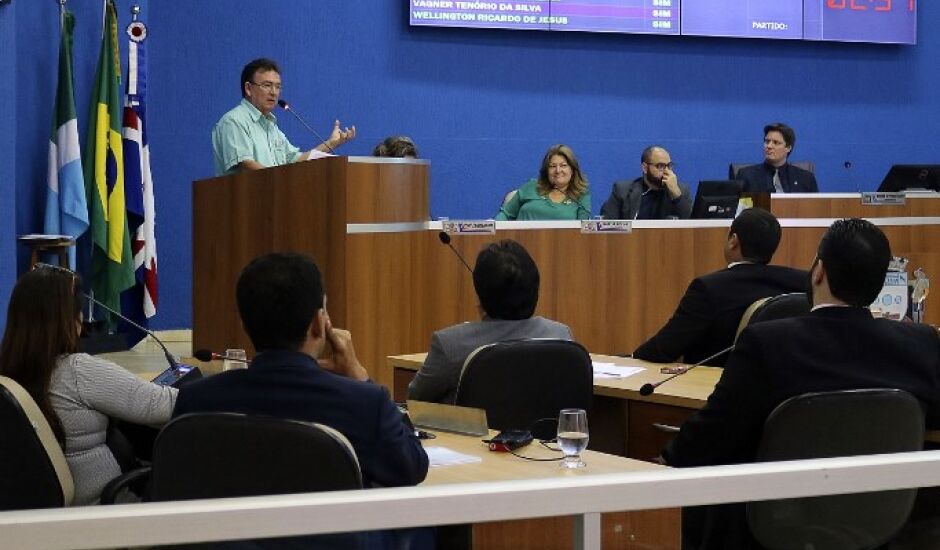 Presidente do sindicato, Antônio Carlos Modesto, usou a tribuna na sessão desta terça-feira