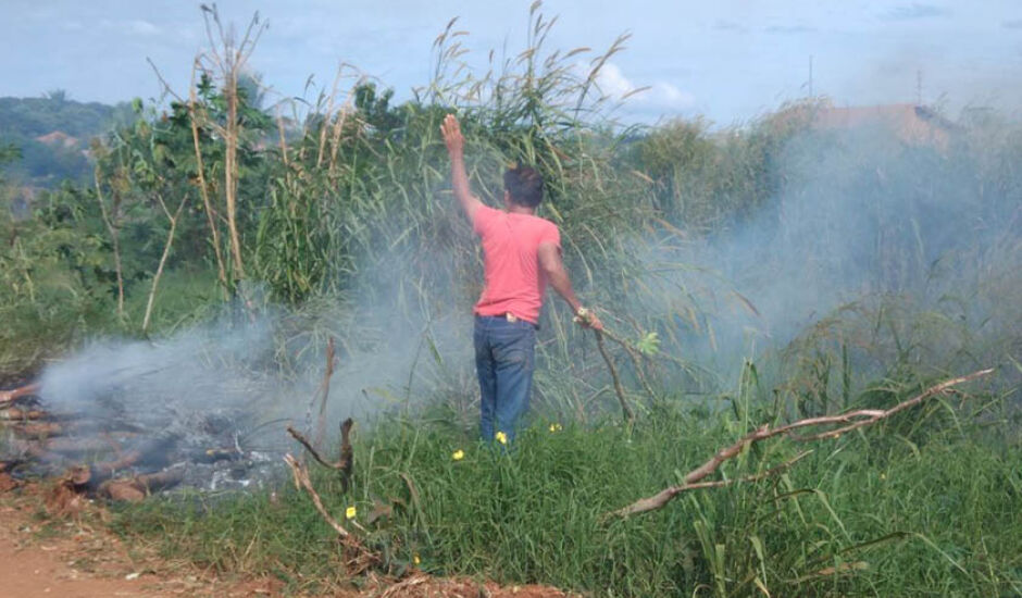 Paranaíba teve 24 queimadas nos cinco primeiros meses do ano - a maioria em terrenos baldios da área urbana