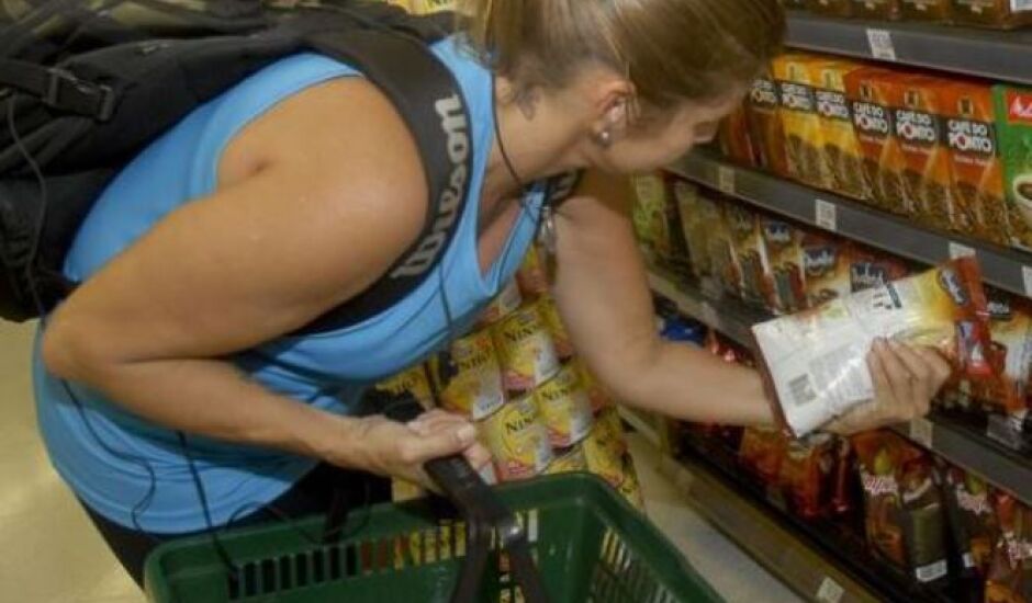 Preços dos alimentos passaram de -0,27% para 0,25% de março para abril