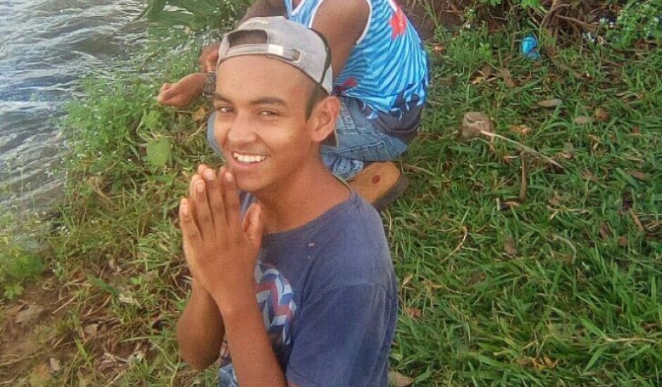 Luiz Danilo Avalha Marques, 15 anos, foi visto pela última vez no dia 17 de abril, na região do Alto Tamandaré