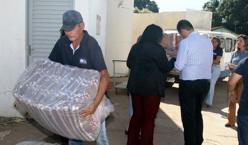 Na semana passada, a Secretaria de Assistência Social entregou 500 cobertores ao Hospital Auxiliadora