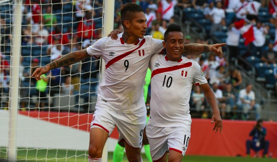 Paolo Guerrero, do Flamengo, e Cuevas, do São Paulo, comandam o Peru nesta quinta-feira diante da seleção da França