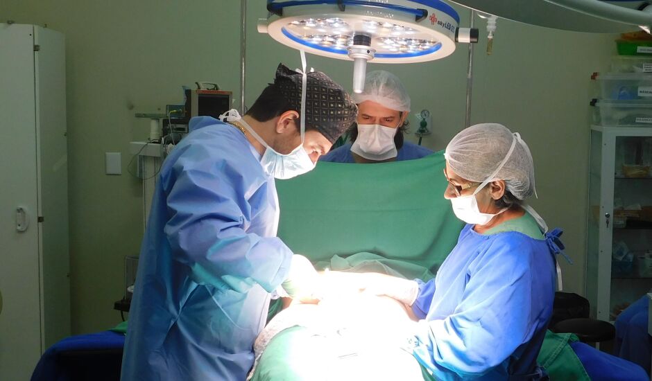 O procedimento foi feito pelo cirurgião plástico Luiz Eduardo Cruz