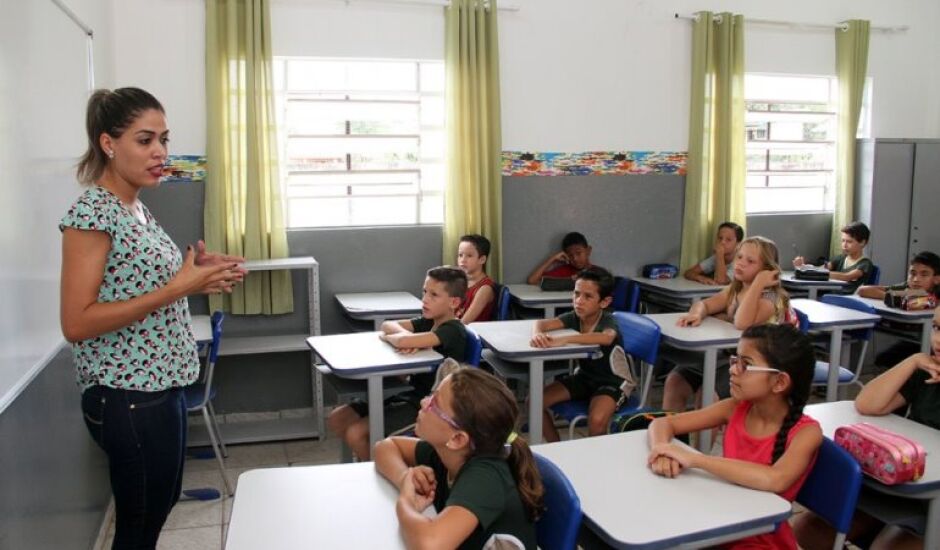 Escolas de Três Lagoas funcionarão na sexta-feira no período vespertino após jogo do Brasil