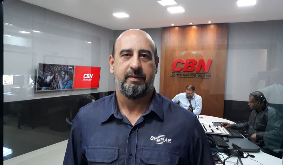 Éder Campos conversou com Marcus Rodrigo de Faria do Sebrae MS e com empresários que desenvolvem tecnologias aplicáveis para manejo e controle agronômico