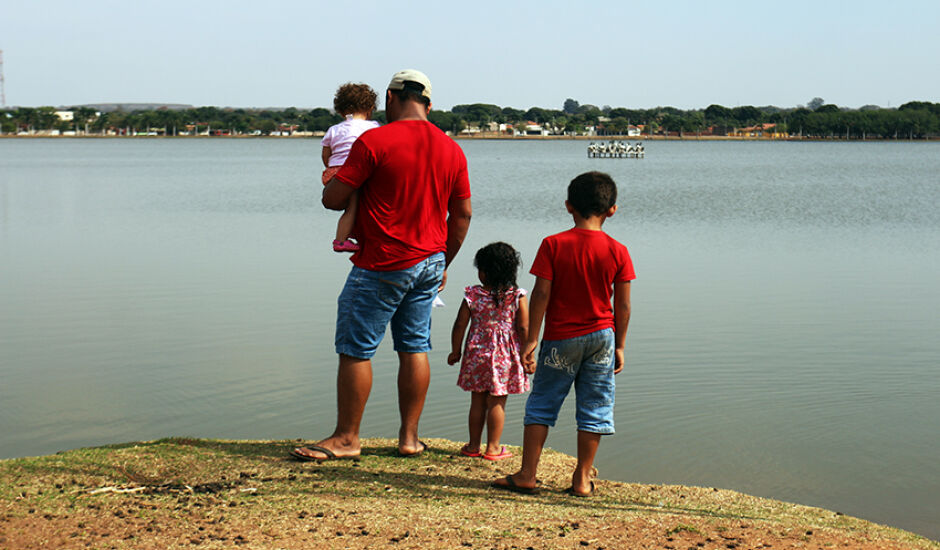 Passeio em família na Lagoa Maior, em Três Lagoas