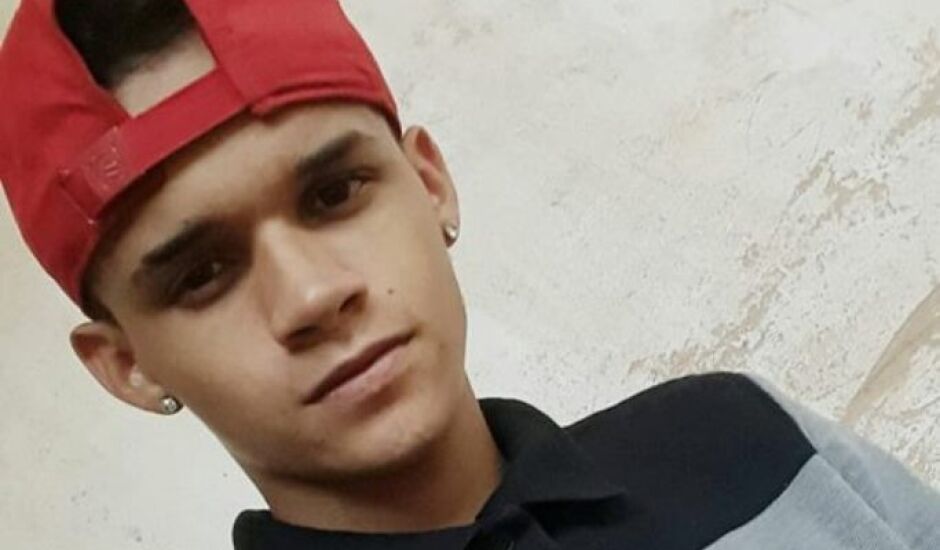 Mateus Gonçalves Medeiros, de 19 anos, foi morto na noite deste sábado