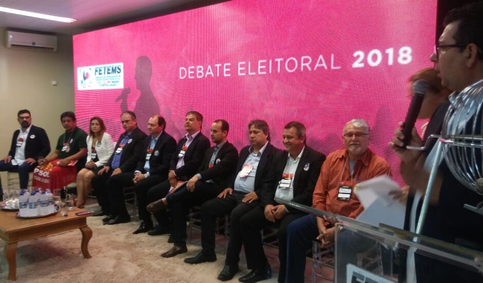 Dos 13 candidatos ao Senado, 10 compareceram ao debate.