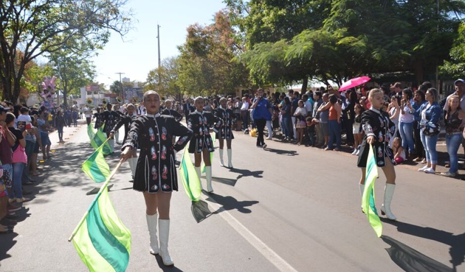 Desfile cívico de Dia da Independência do Brasil na Cirular da Lagoa Maior, em Três Lagoas