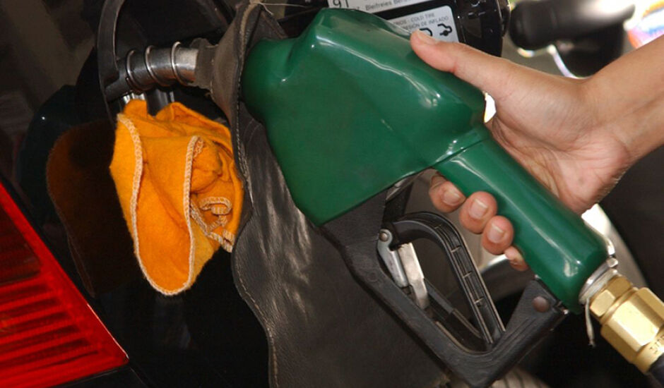 Litro do combustível recuará de R$ 2,2514 para R$ 2,2381