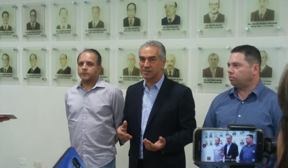 Da esq. para dir.: deputado eleito Coronel Davi, Azambuja e o presidente estadual do PSL Rodolfo Nogueira