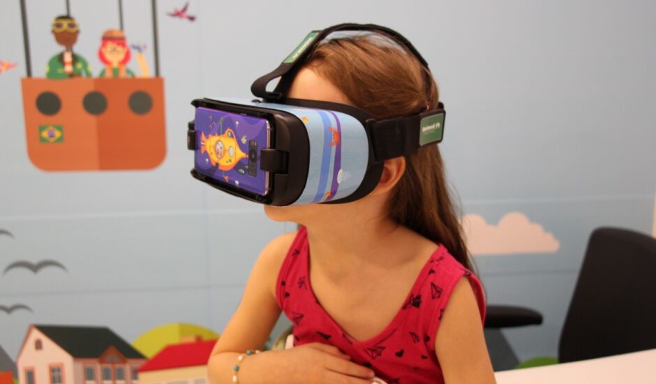 Óculos de realidade virtual ajuda crianças a perderem o medo das injeções