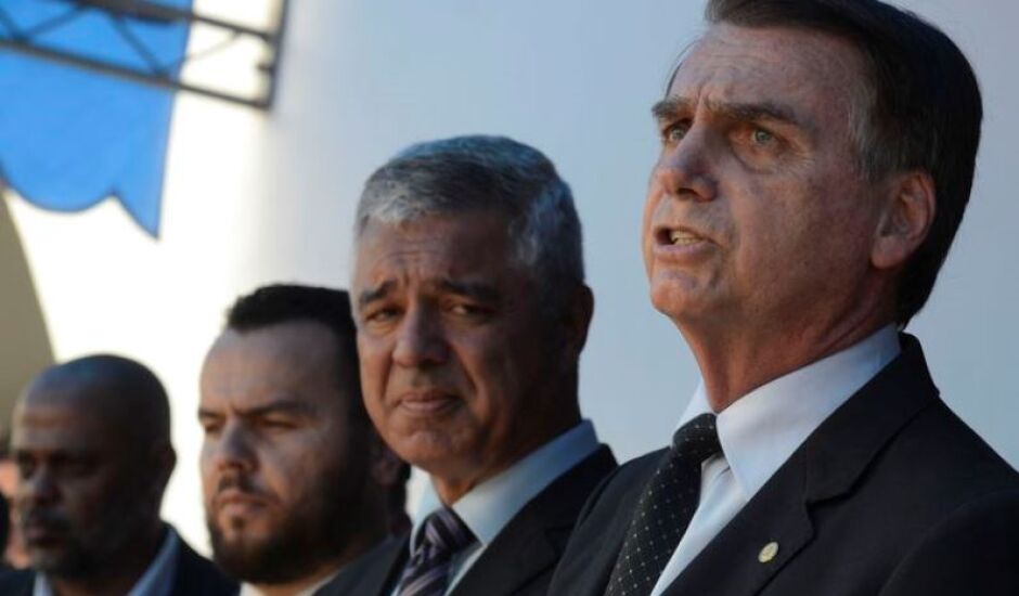 O presidente eleito, Jair Bolsonaro, participa na cidade de Guaratinguetá, no Vale do Paraíba, em São Paulo, da formatura de sargentos da Aeronáutica na Escola de Especialistas da Aeronáutica
