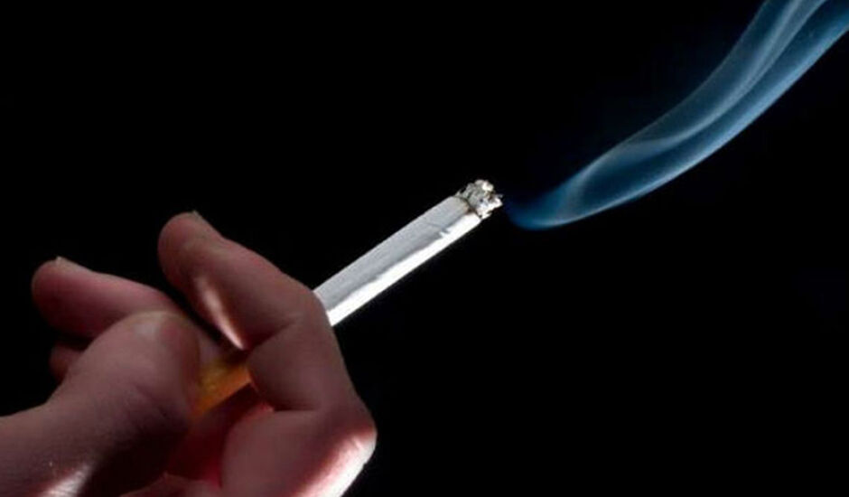 Cigarros mais baratos desmontam a política de preços que busca conter o tabagismo no país