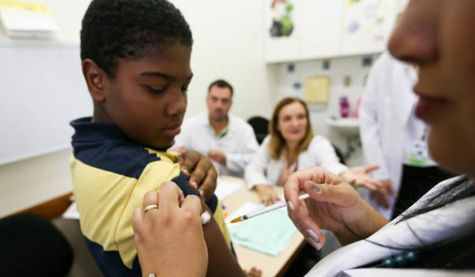 Vacina tem sido utilizada no mundo inteiro há mais de uma década, segundo médica ginecologista Adriane Cristina Bovo