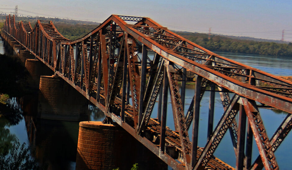 Ponte liga o extremo oeste do estado de São Paulo à cidade de Três Lagoas