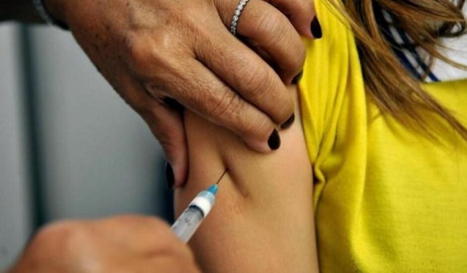 Público-alvo para vacinação contra febre amarela inclui pessoas a partir dos 9 meses de vida e que não tenham comprovação de vacinação