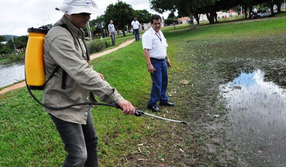 Diversas ações para combate do mosquito transmissor da doença têm sido realizadas em Três Lagoas.