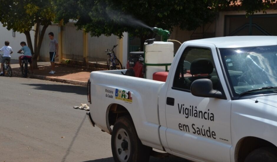 Casos de dengue faz secretaria intensificar bloqueio químico em bairros