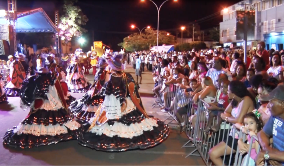 Desfile em Três Lagoas contou com quatro escolas de samba