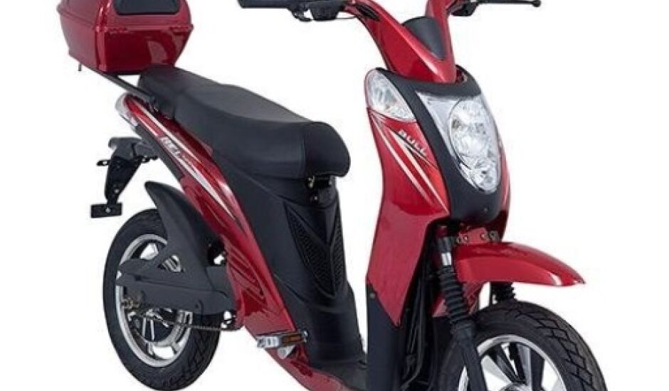 Scooter elétrica faz sucesso nas vendas pela semelhança com motocicleta.