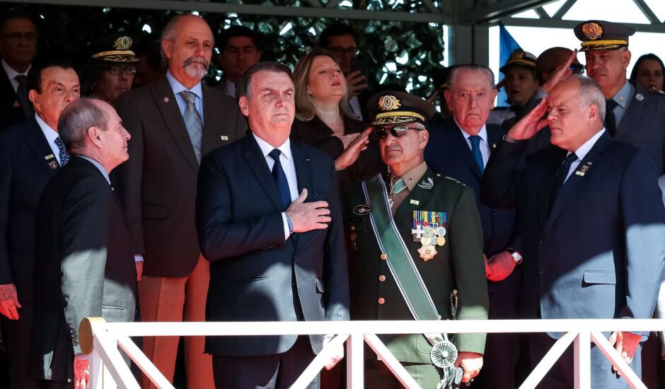 Em seu discurso, Bolsonaro ressaltou que o governo precisa da mídia para que “a chama da democracia não se apague”