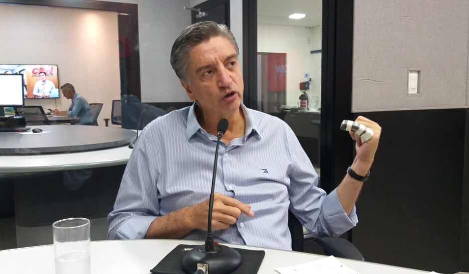 Dagoberto Nogueiro conversou com o governador Reinaldo Azambuja e o presidente da Associação Brasileira das Empresas Aéreas para mudar realidade dos vôos no Estado
