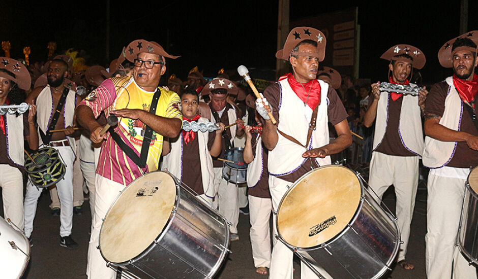 Em 11 de Abril é comemorado o Dia da Escola de Samba