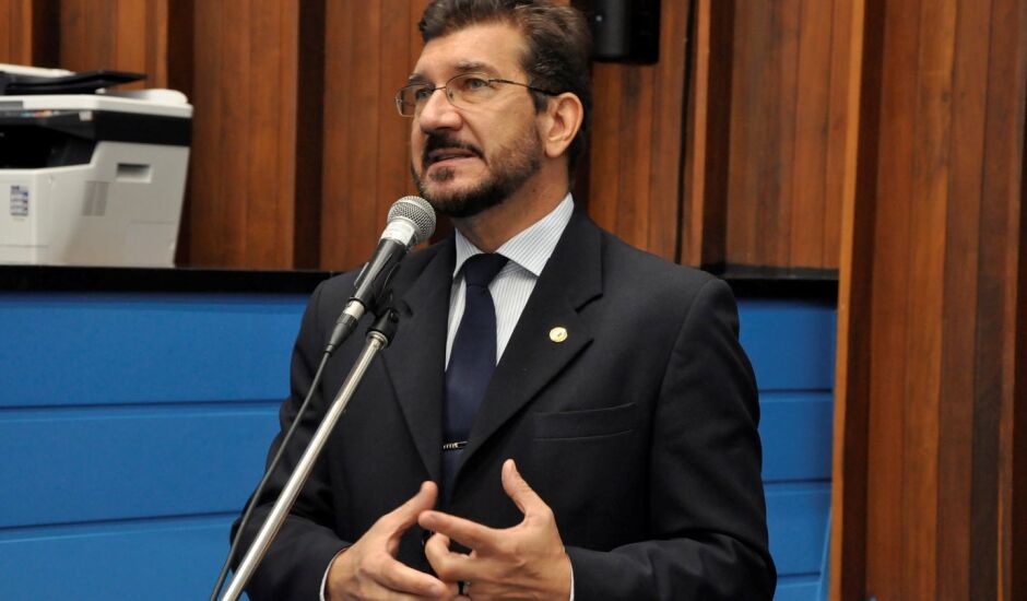 Presidente da Frente Parlamentar da Educação, deputado estadual Pedro Kemp, irá encaminhar o pedidos da categoria ao Executivo
