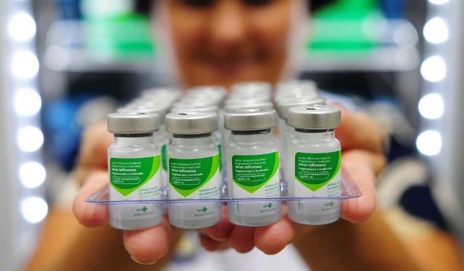 Vacina contra a Gripe está disponível nas Unidades de Saúde e campanha seguirá cronograma de atendimento aos grupos de risco