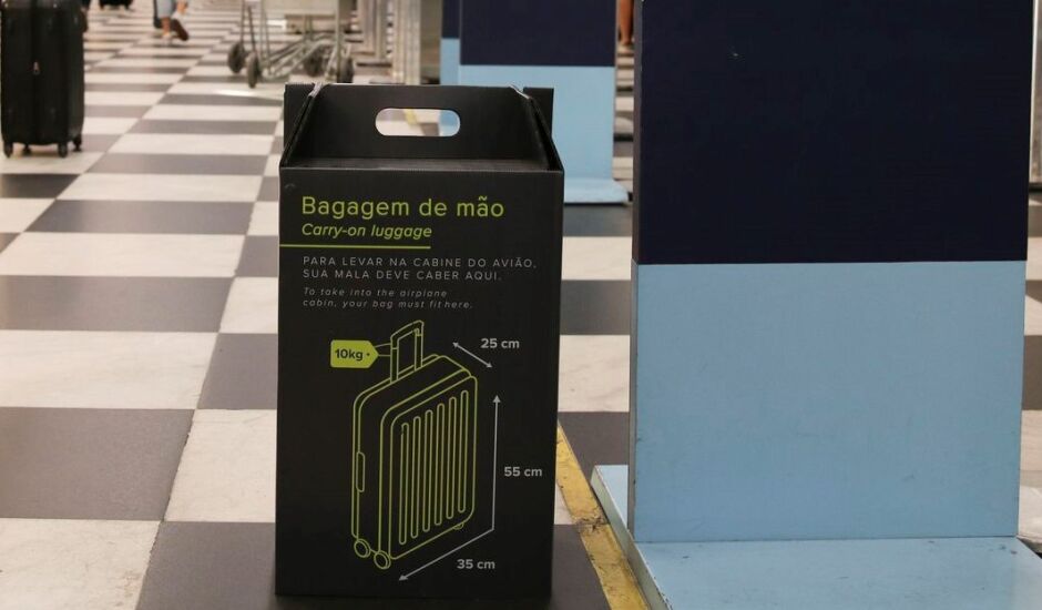 A mala utilizada como bagagem de mão deve obdecer as medidas acima